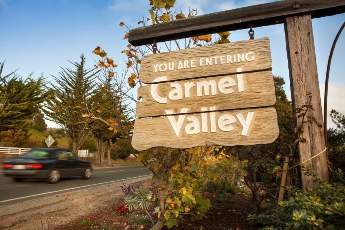 Carmel Valley welcome sign, best San Diego suburbs, Living in San Diego real estate (2)